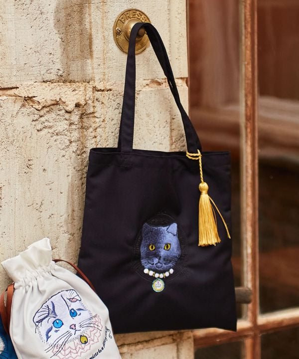 Cat Embroidery Handbag - Ametsuchi