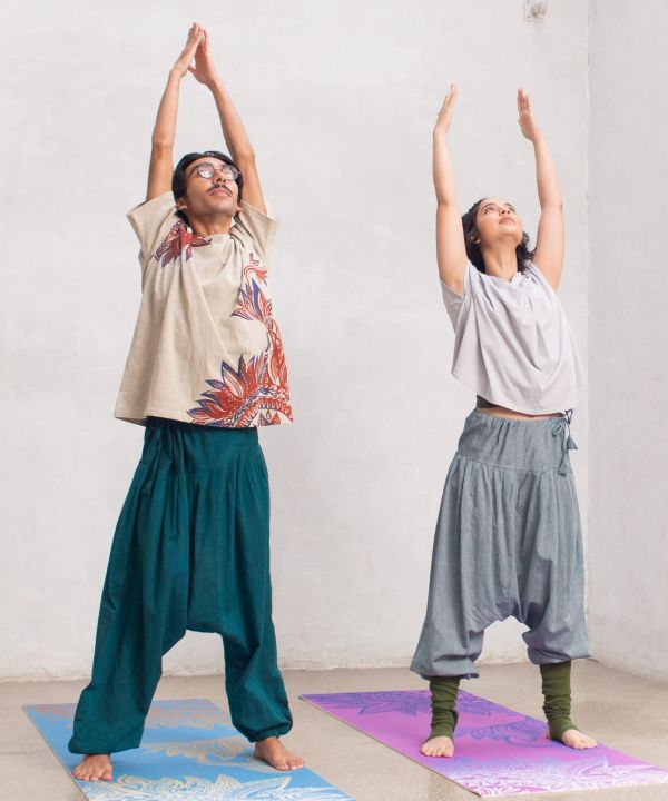 Embroidered Yoga Leg Covers by AMINA - Ametsuchi