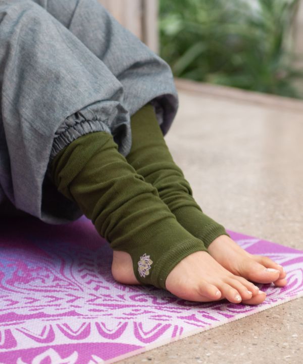 Embroidered Yoga Leg Covers by AMINA - Ametsuchi