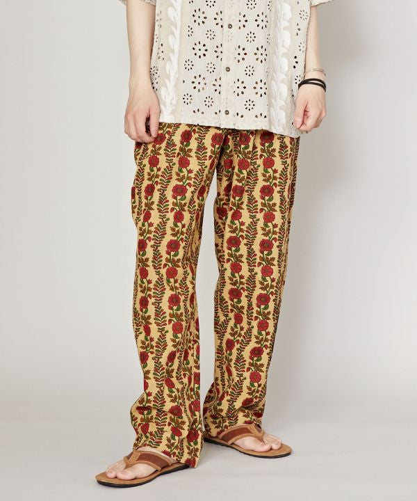 Pantalones con estampado floral
