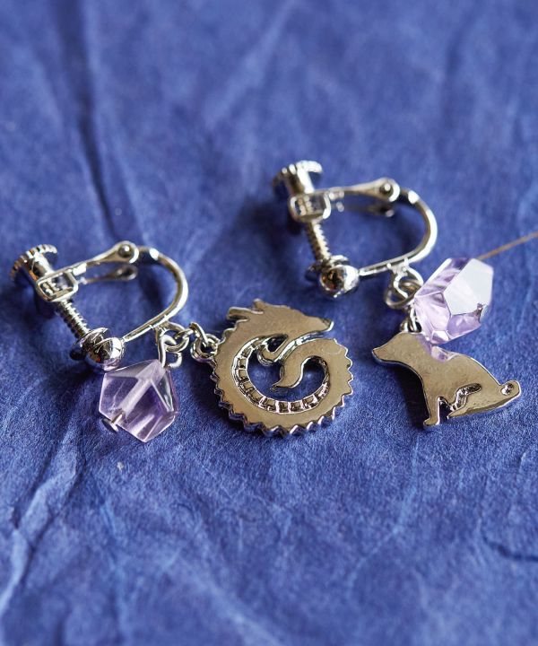 MUKAI-ETO Zodiac Clip Earrings