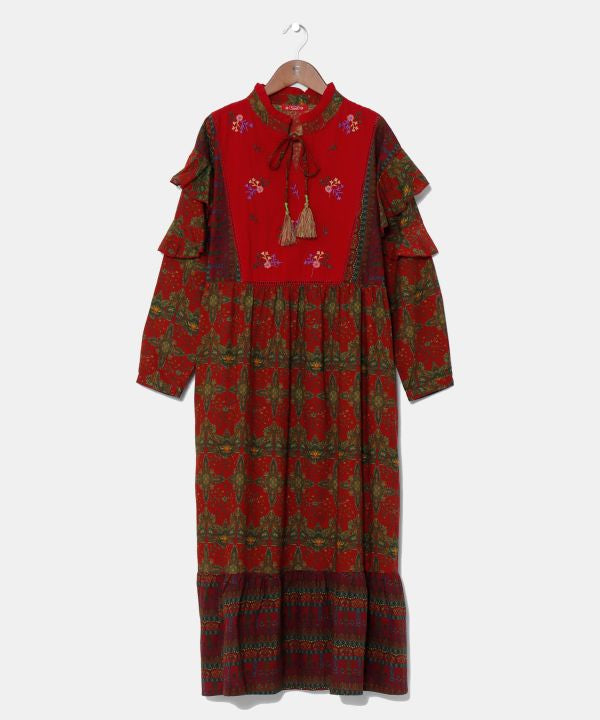 Vestido estampado con patrón tradicional indio
