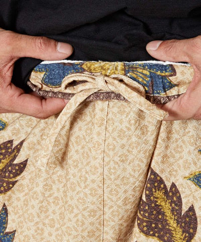 Hose mit Batik-Print