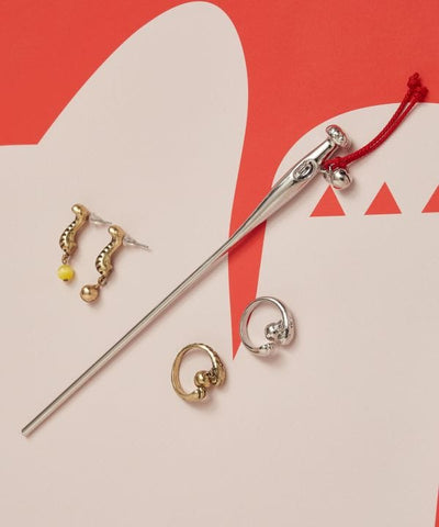 MEKO MANEKI Hand Earrings