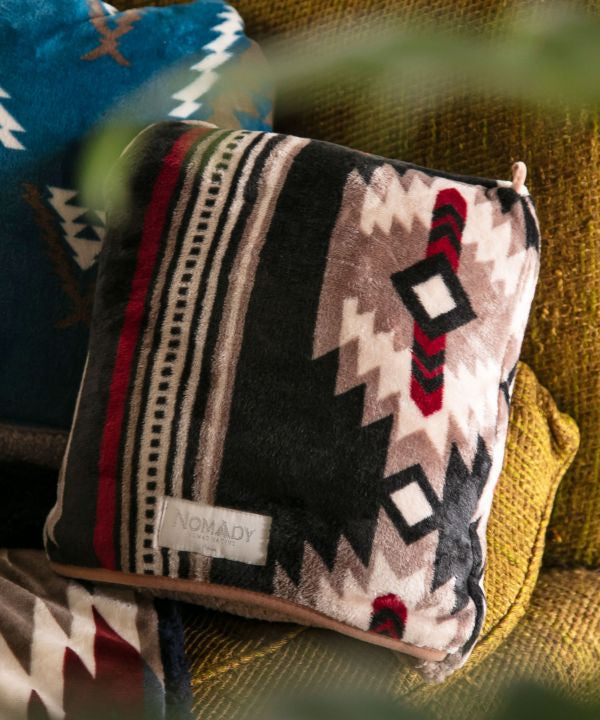 NOMADY - Throw - M