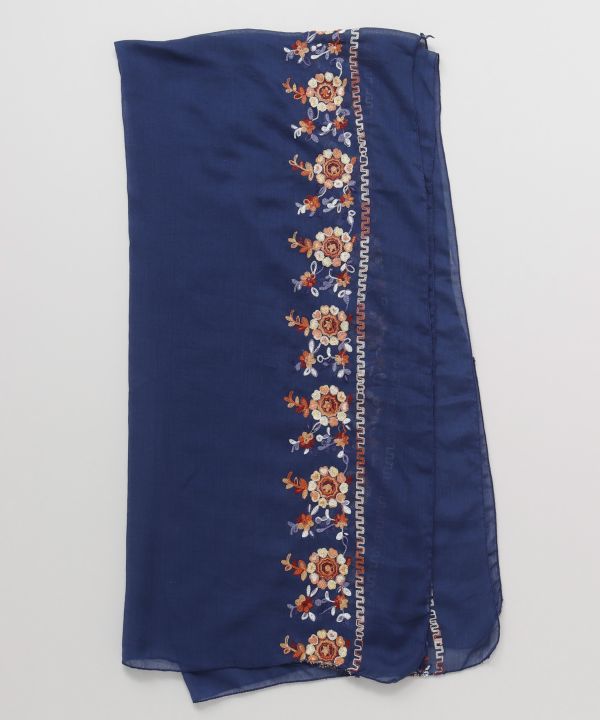 ผ้าคลุมไหล่ปักลายดอกไม้