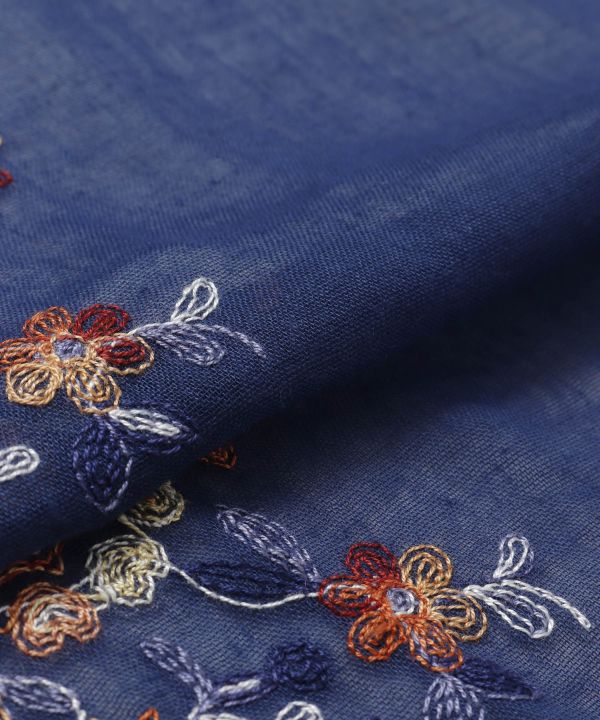 ผ้าคลุมไหล่ปักลายดอกไม้