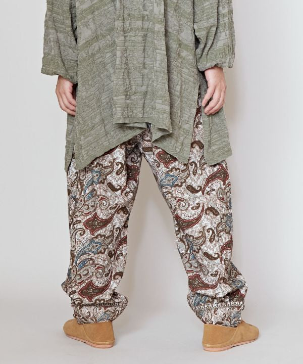 Pantalones y shorts con estampado paisley de AMINA - Ametsuchi