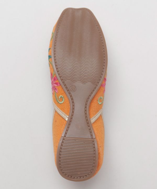 Botanical Embroidery Jutti Flats