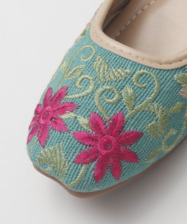 Botanical Embroidery Jutti Flats