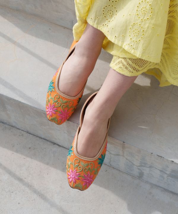 Botanical Embroidery Jutti Flats