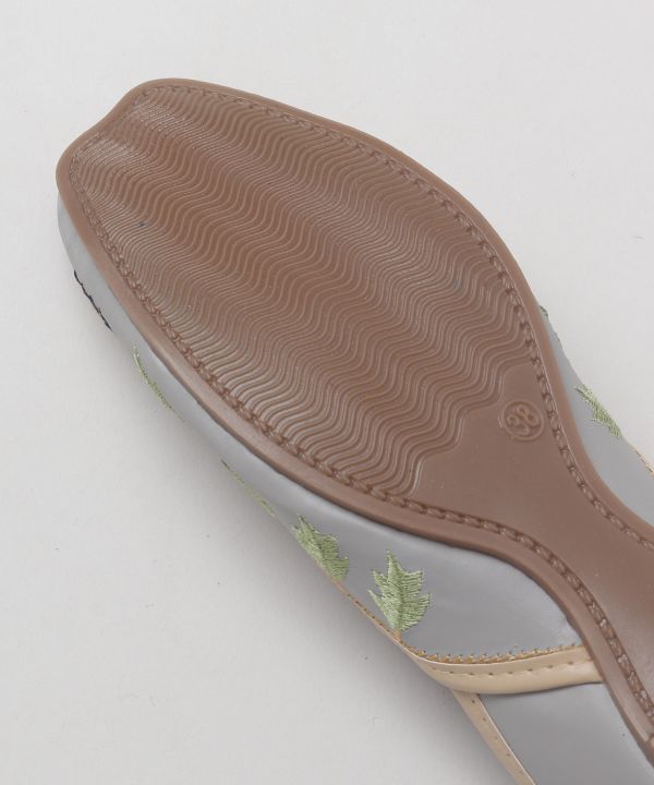 Peacock Embroidery Jutti Flats