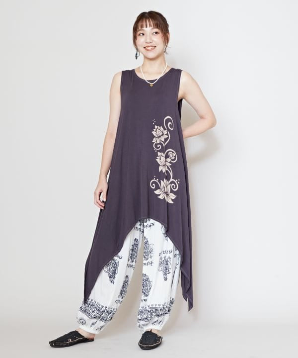 Lotus Print Effortless Sleeveless Top