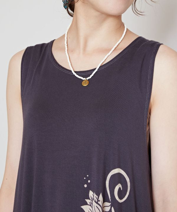 Lotus Print Effortless Sleeveless Top