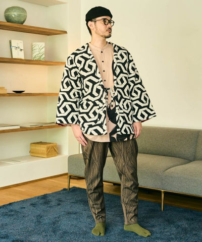 FUKUJIKAKU - Artistic Kanji Print Shirt