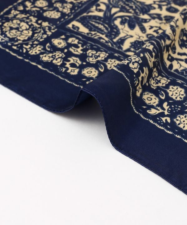 Retro-Inspired Scarf