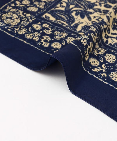 Retro-Inspired Scarf