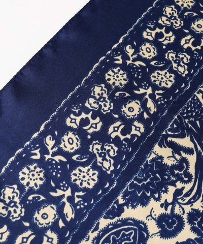 Retro-Inspired Scarf