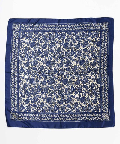 Retro-Inspired Scarf