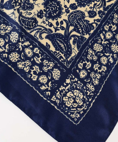 Retro-Inspired Scarf