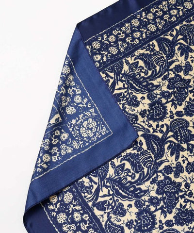 Retro-Inspired Scarf