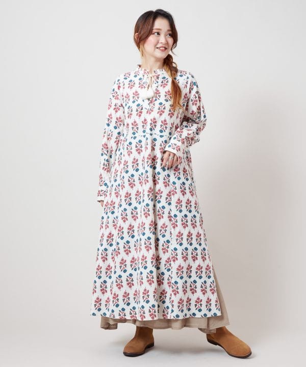 Elegant Cotton Dress with Pockets