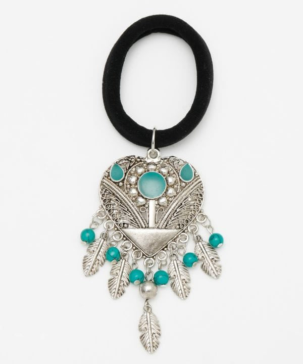 素朴な魅力のヘアタイ