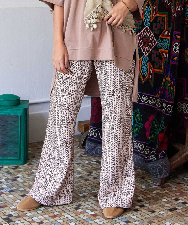 Geom Print Stretch Bootcut Pants