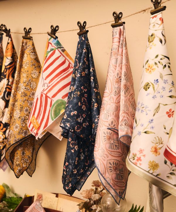 Mulhouse Floral Scarf Scarves by 欧州航路 - Ametsuchi