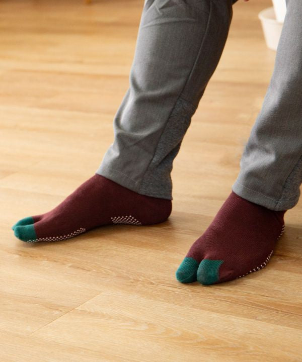 Non-Slip Minimal Tabi Socks 25-28cm