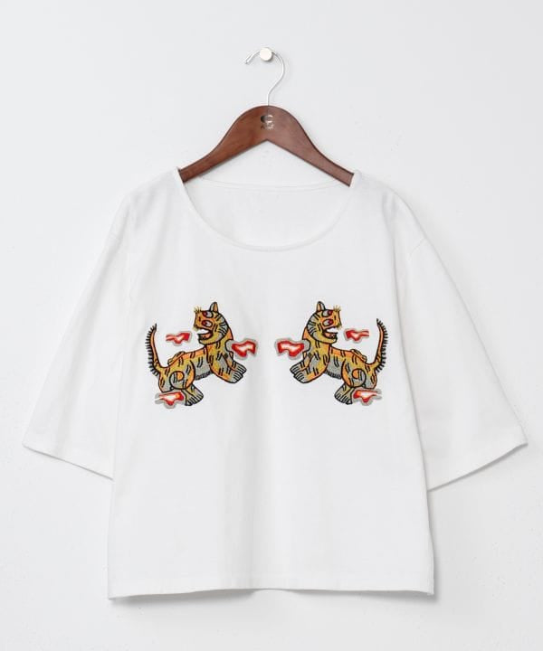 Retro Style Tiger Embroidered T-Shirt