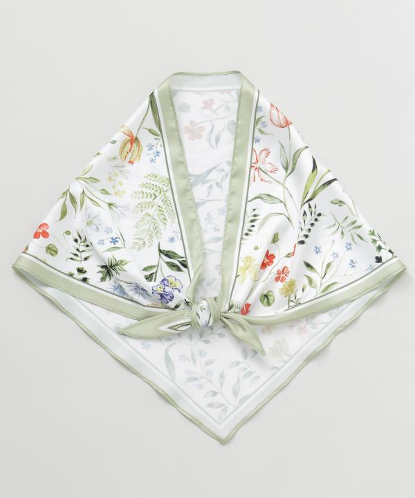 Lightweight Triangle Scarf