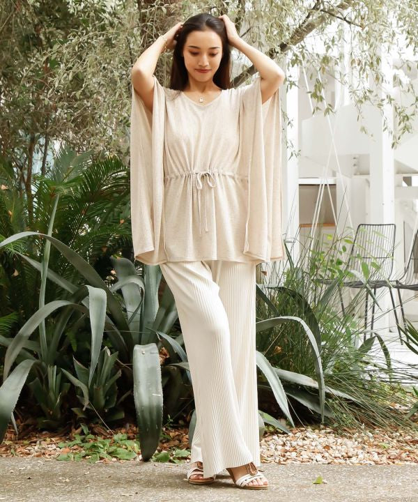 Lightweight Pleated Pants