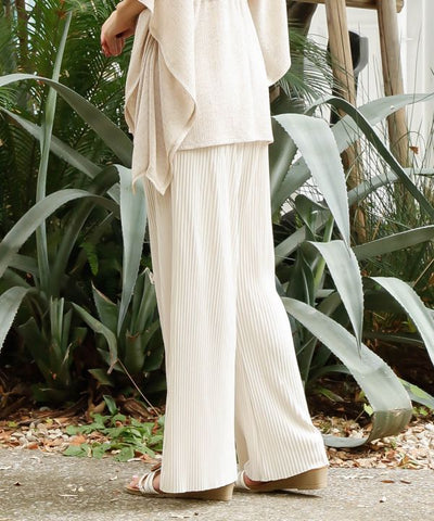 Lightweight Pleated Pants