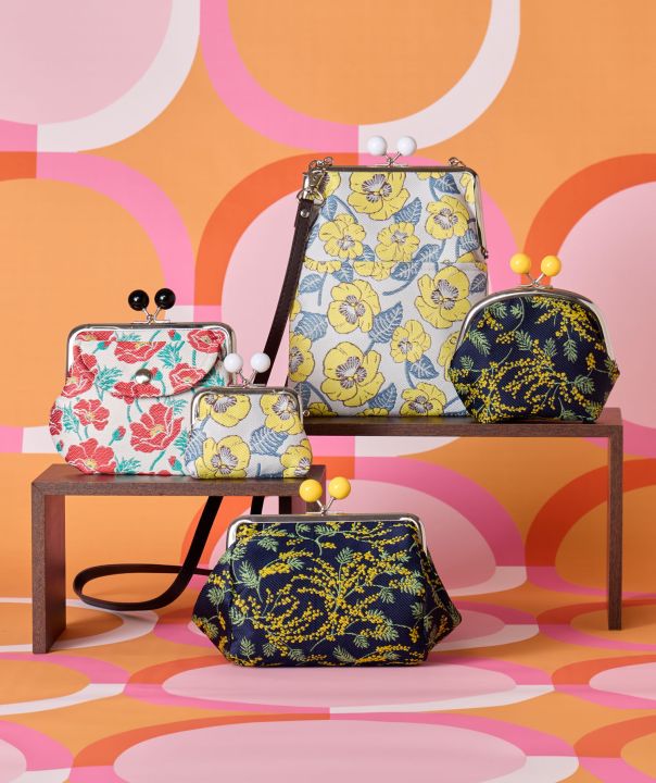 Showa Floral Retro GAMAGUCHI Clasp Shoulder Bag