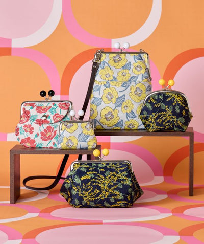 Showa Floral Retro GAMAGUCHI Clasp Shoulder Bag