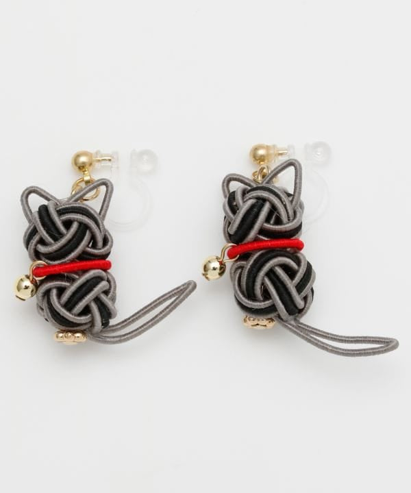 Mizuhiki Cat Clip Earrings Earrings by Kaya - Ametsuchi