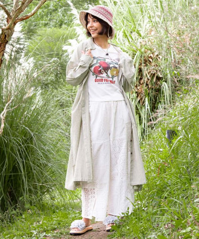 เสื้อยืดครอปปักลายผลไม้ AMINA - Ametsuchi