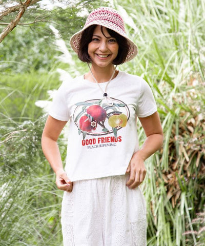 เสื้อยืดครอปปักลายผลไม้ AMINA - Ametsuchi