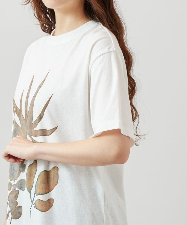 Botanical Print T-Shirt by AMINA - Ametsuchi
