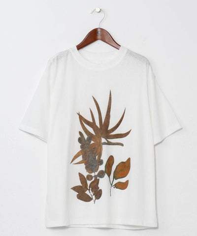 Botanical Print T-Shirt by AMINA - Ametsuchi