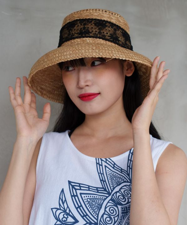 Floral Lace Slim Stole by AMINA - Ametsuchi