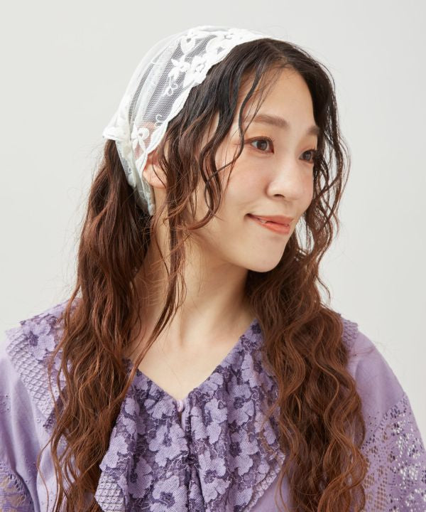Embroidered Triangle Lace Stole by AMINA - Ametsuchi