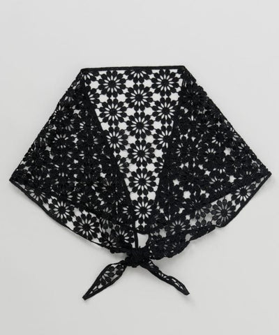 Geometric Lace Triangle Stole by AMINA - Ametsuchi