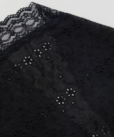 Bold Floral Lace Stole by AMINA - Ametsuchi