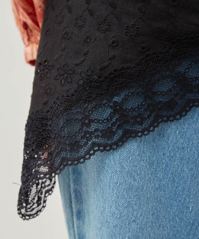 Bold Floral Lace Stole by AMINA - Ametsuchi