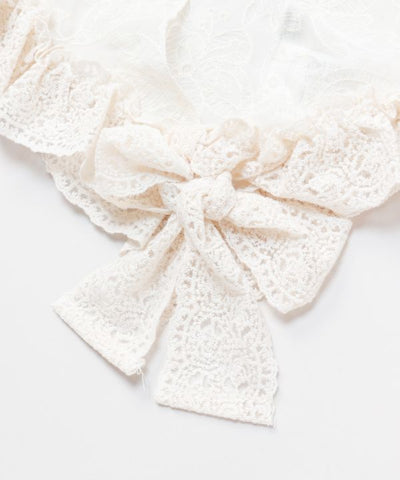 Ruffle Lace Triangle Stole by AMINA - Ametsuchi
