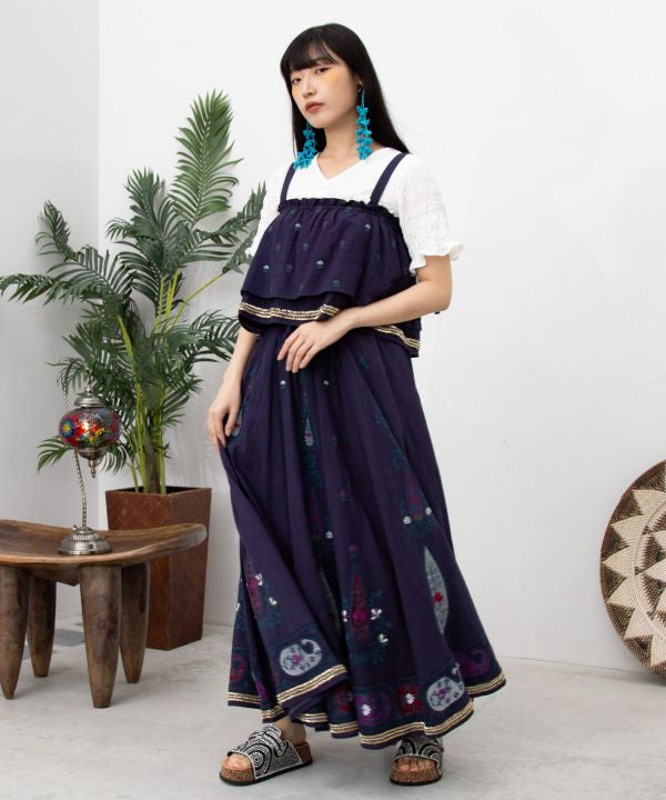 Embroidered Lehenga Skirt Skirts by AMINA - Ametsuchi