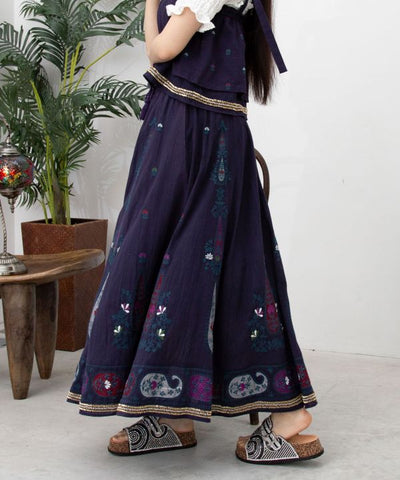Embroidered Lehenga Skirt Skirts by AMINA - Ametsuchi
