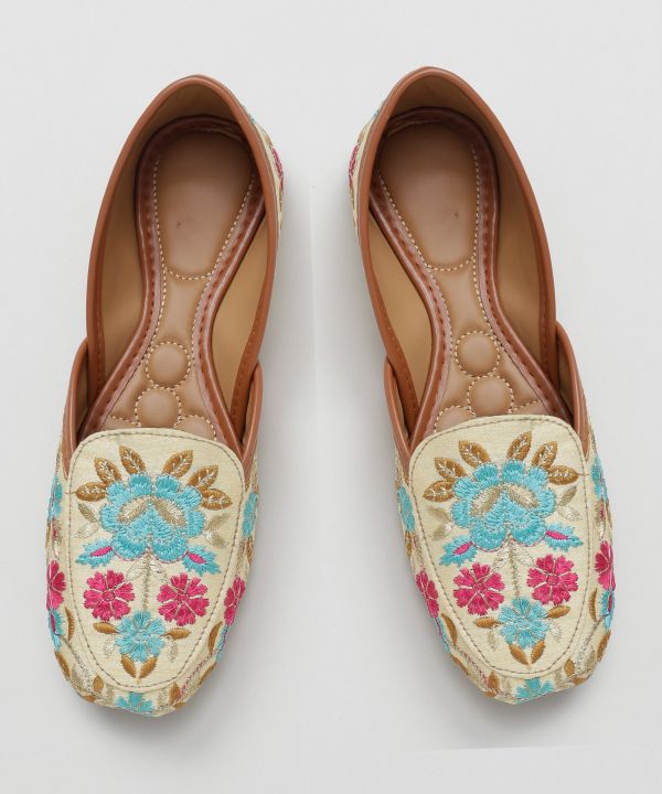 Floral Embroidery Jutti Flats